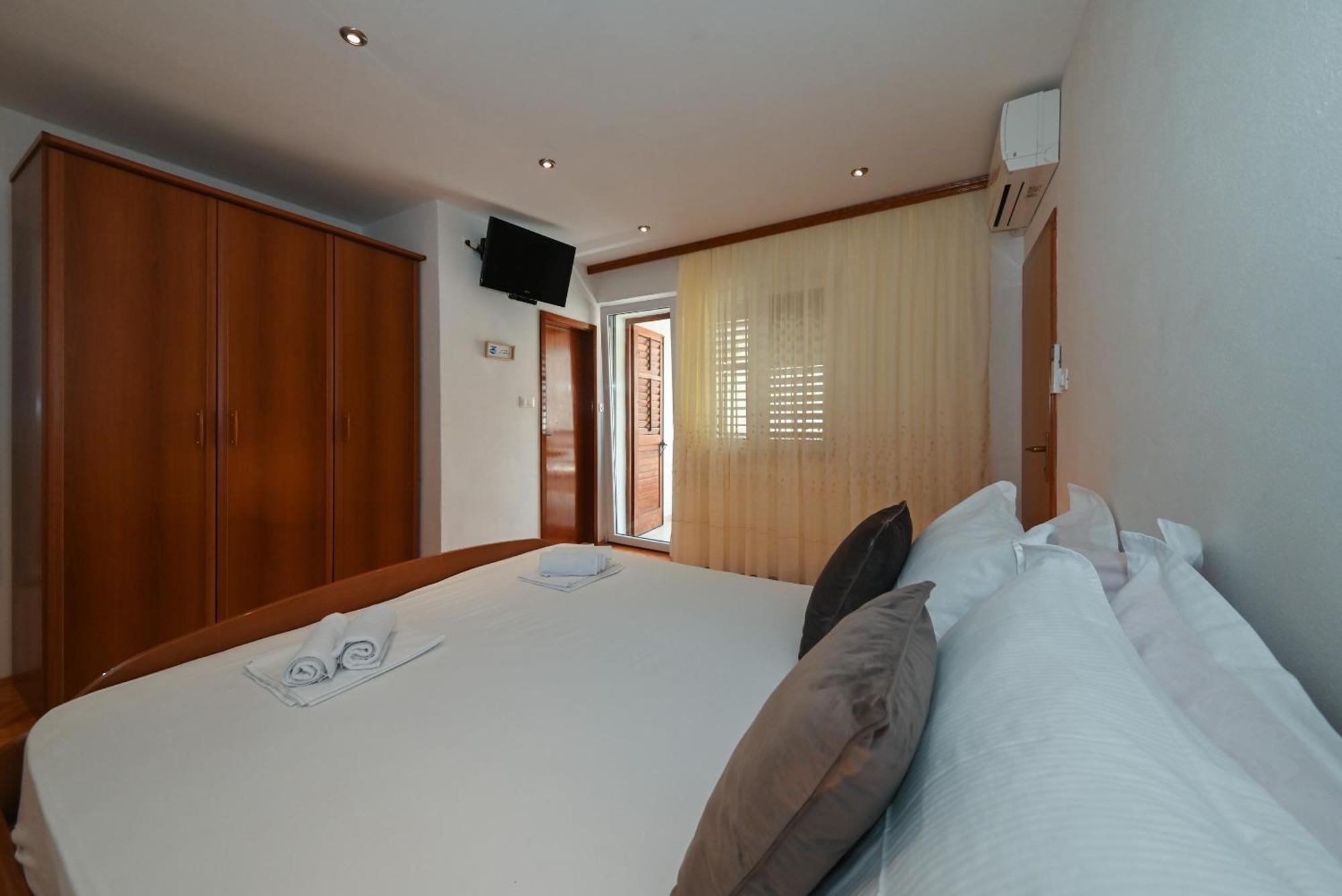 Apartments Carevic Ante Baska Voda Exterior photo